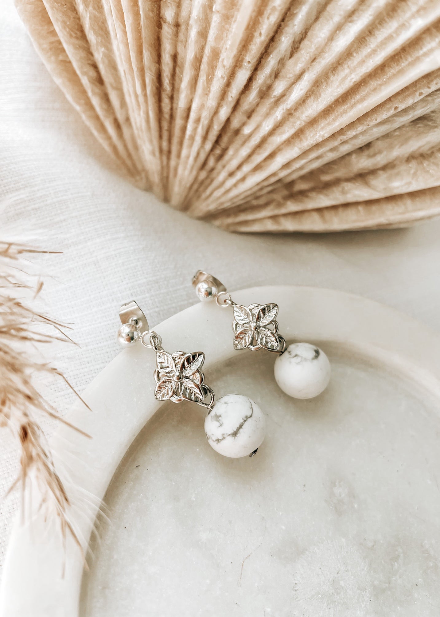 Alara Howlite Earring