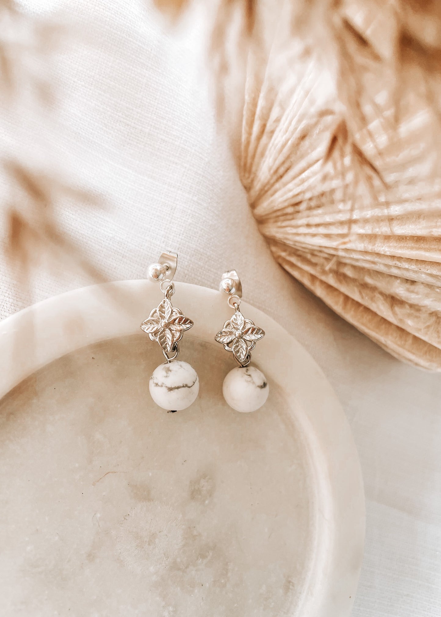 Alara Howlite Earring