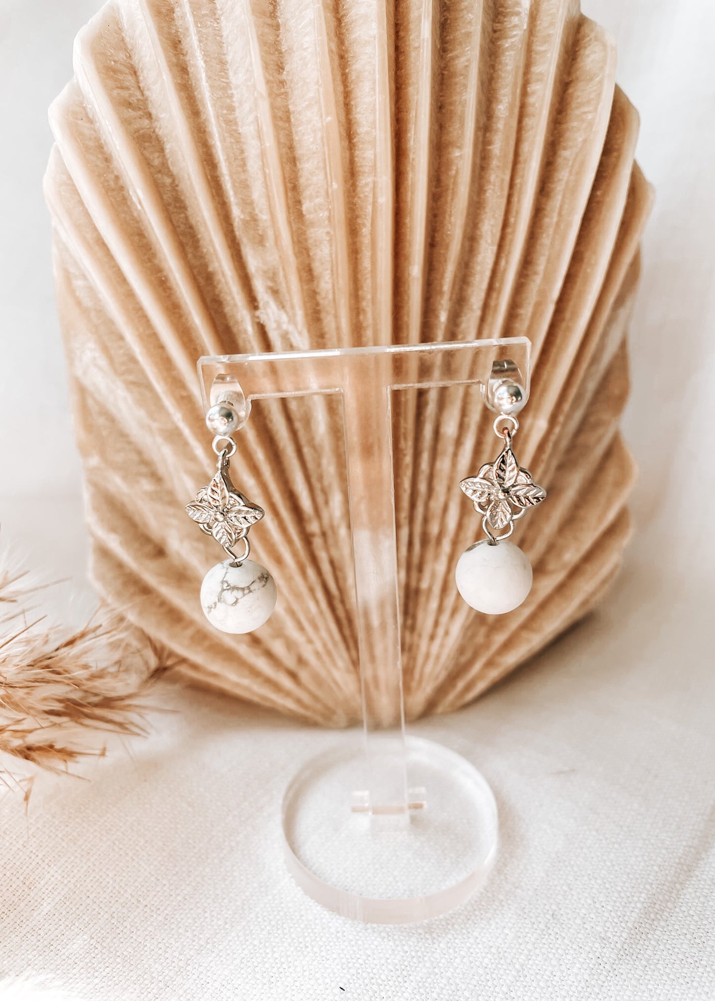 Alara Howlite Earring